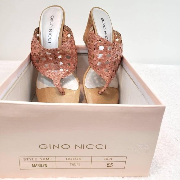 Gino Nicci Woman's Sz 6.5 Taupe espadrilles - Picture 7 of 9